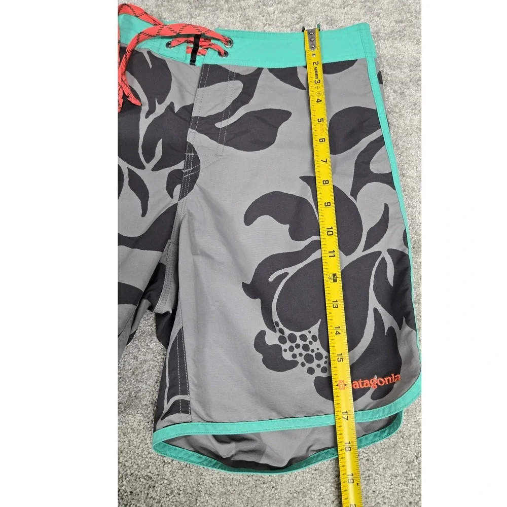 Patagonia Scallop Hem Wavefarer Board Shorts Gray Teal Floral Swim Trunks Sz 31